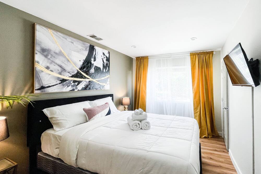 Photo of Bedroom in Burbank