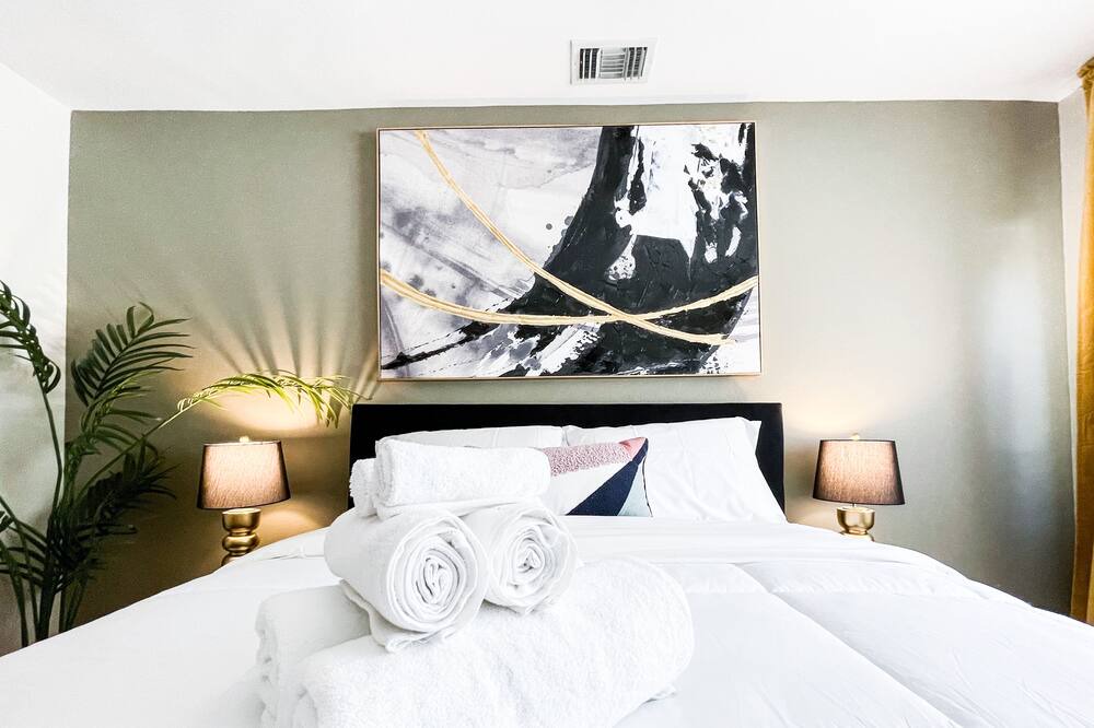 Photo of Bedroom in Burbank
