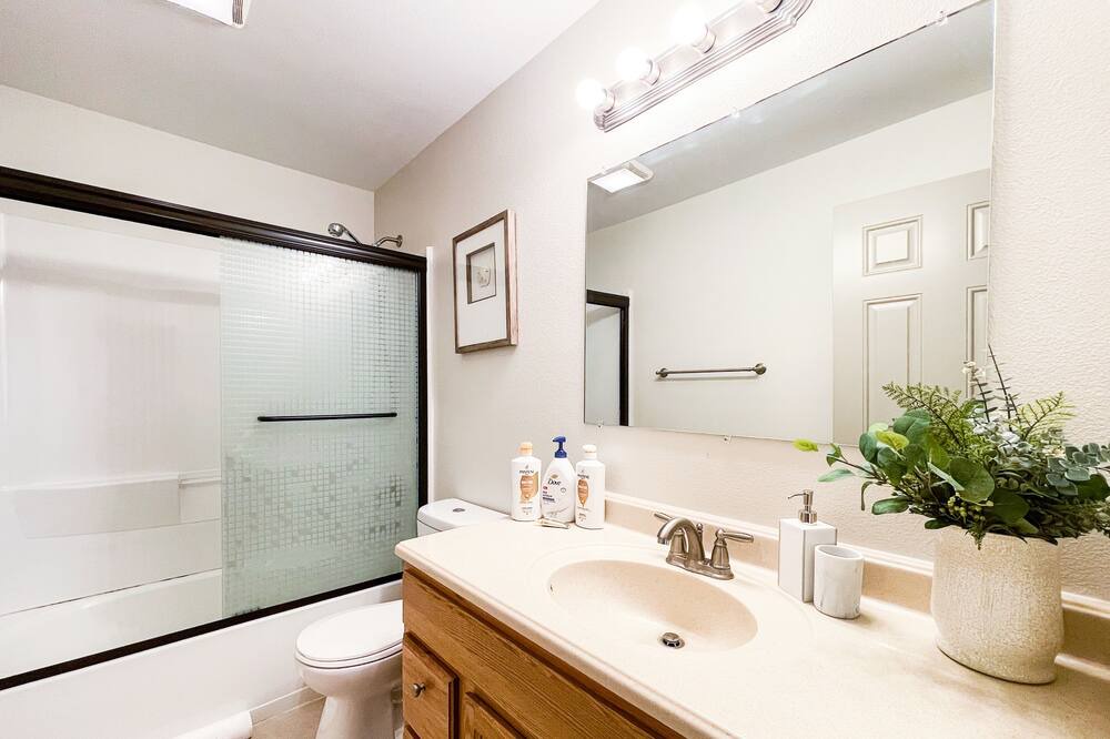 Photo of Bathroom in Burbank