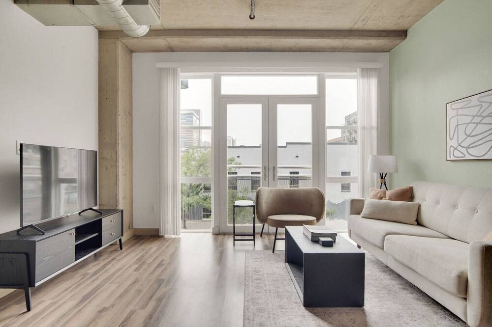 Photo of Livingroom in Ballpark