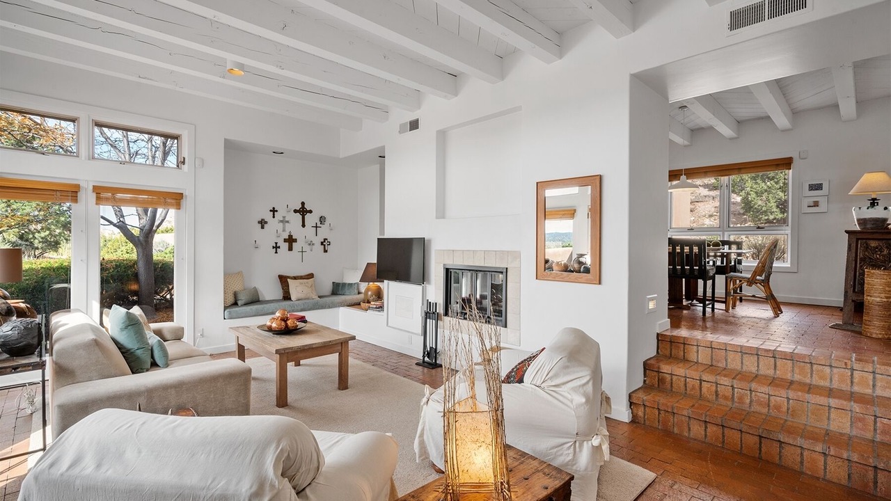 Photo of Livingroom in Nambe Pueblo