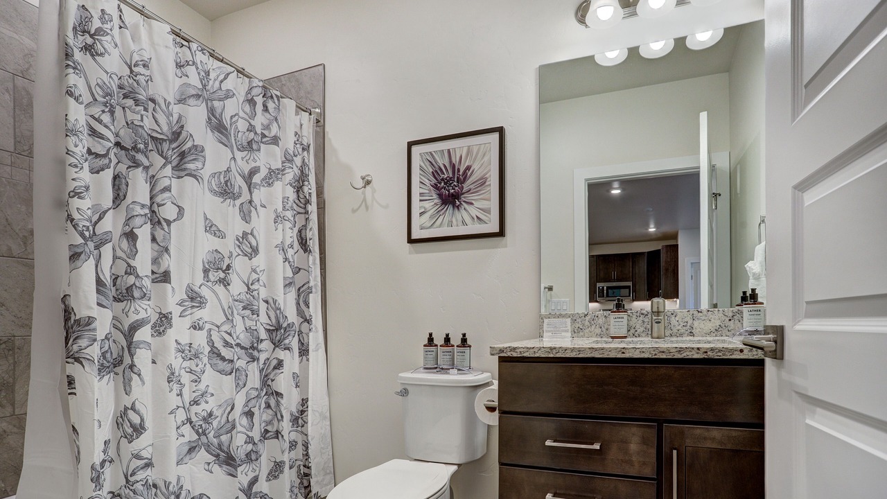 Photo of Bathroom in Lakeside Village