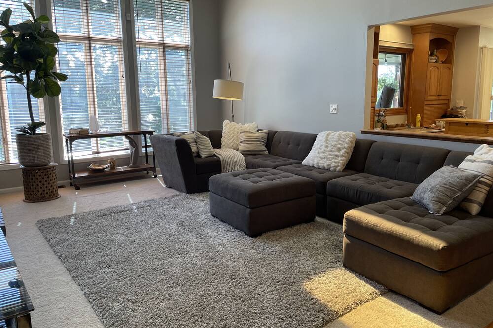 Photo of Livingroom in North Central Westminster