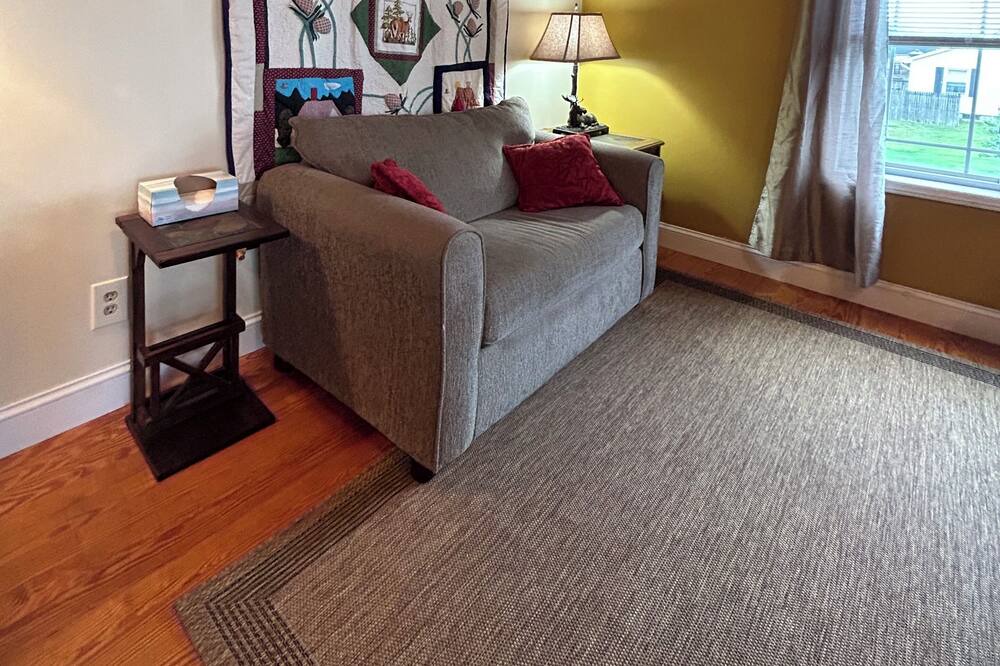 Photo of Bedroom in Warrensburg