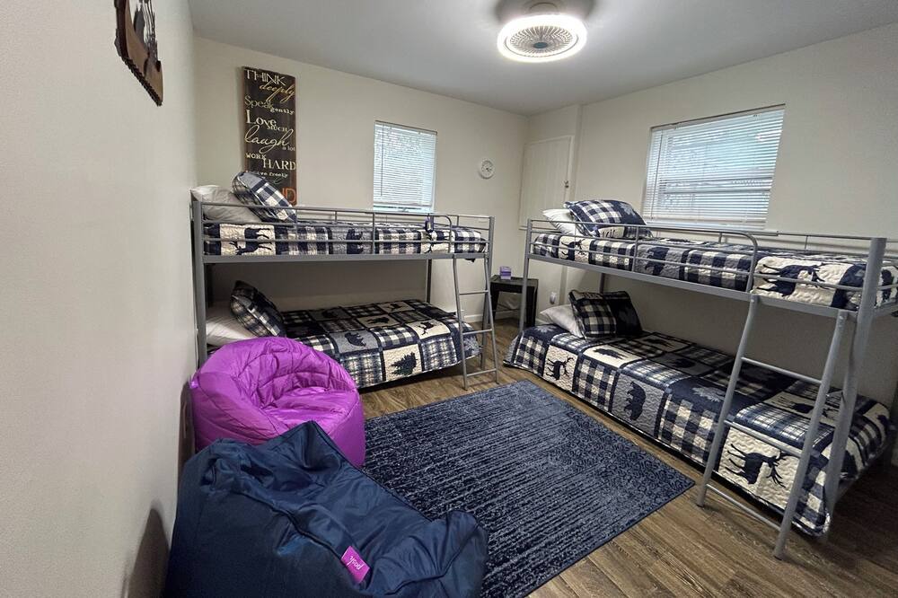Photo of Bedroom in Warrensburg
