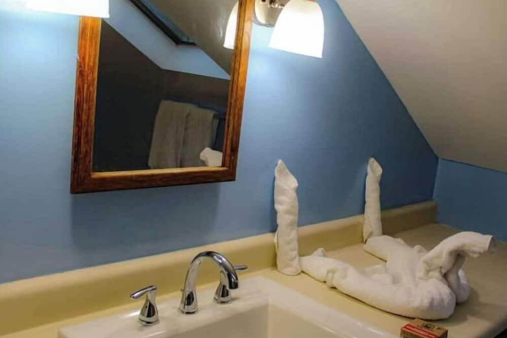 Photo of Bathroom in Amherst