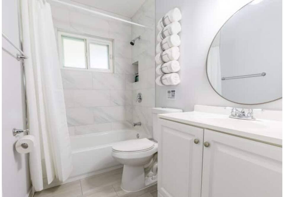 Photo of Bathroom in Melaleuca Gardens
