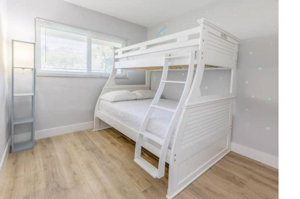 Photo of Bedroom in Melaleuca Gardens