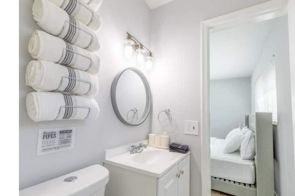 Photo of Bathroom in Melaleuca Gardens