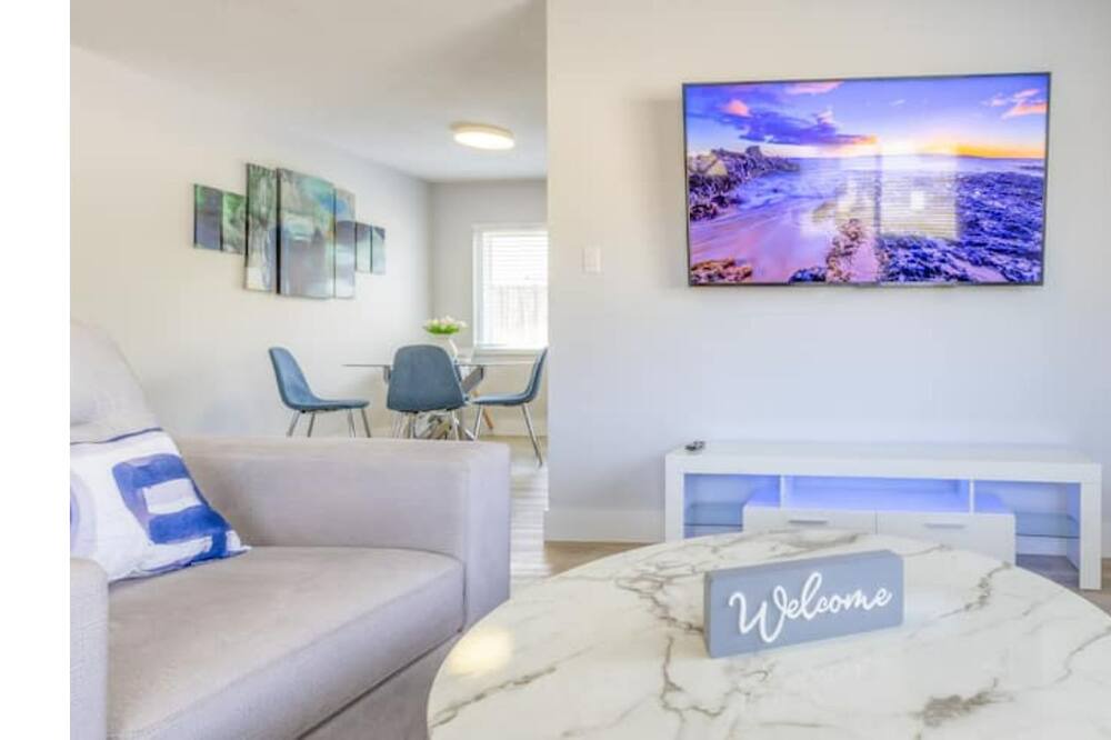 Photo of Livingroom in Melaleuca Gardens