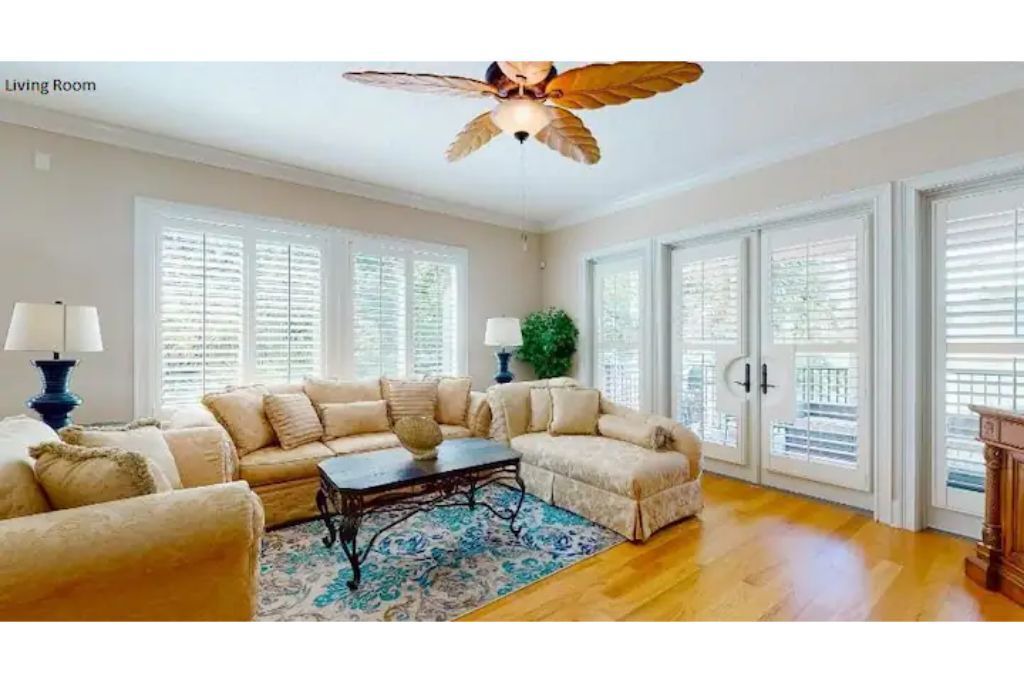 Photo of Livingroom in Demere Park