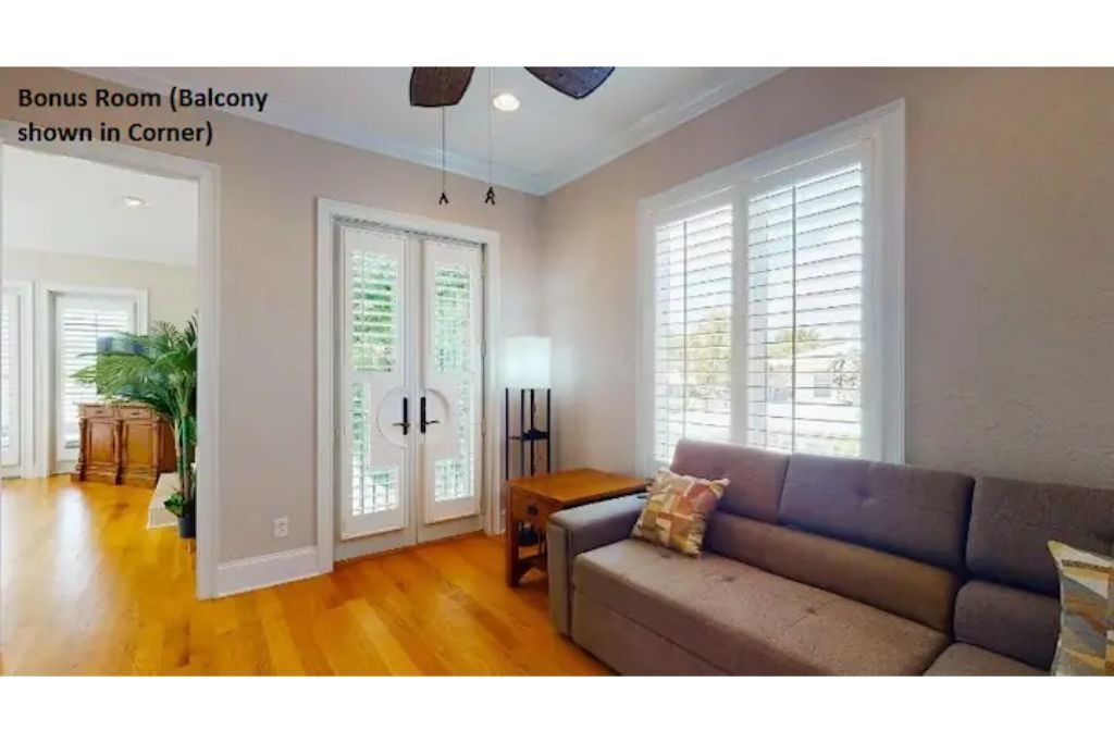 Photo of Livingroom in Demere Park