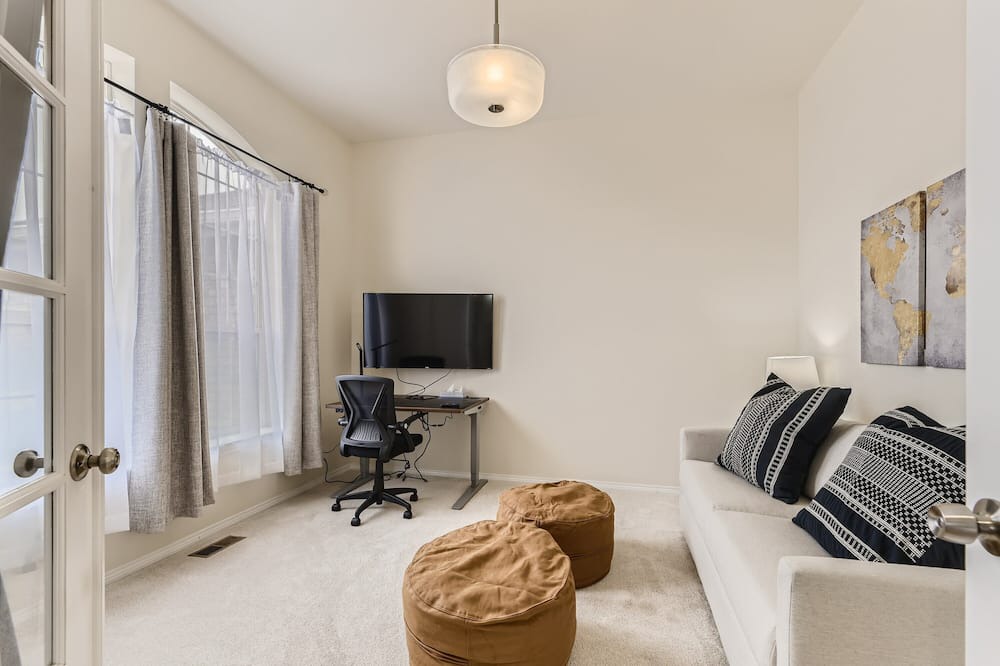 Photo of Livingroom in Parker