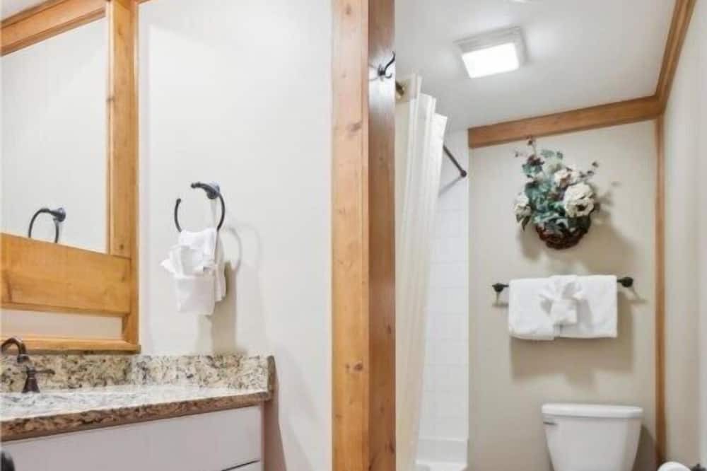 Photo of Others in White Oak Lodge