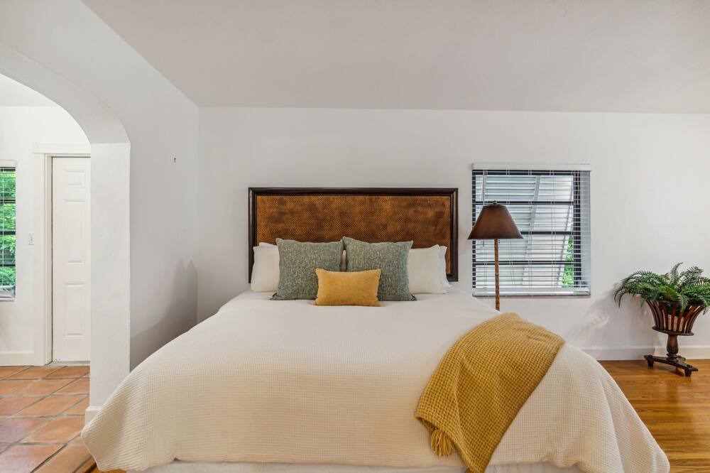 Photo of Bedroom in Riverside Park