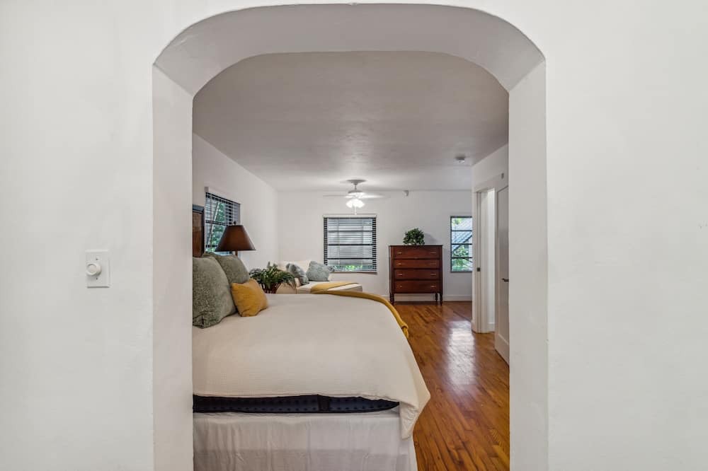 Photo of Bedroom in Riverside Park