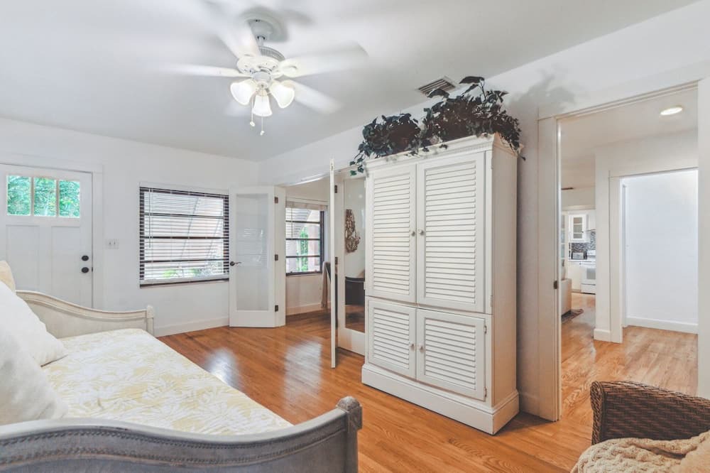 Photo of Bedroom in Riverside Park