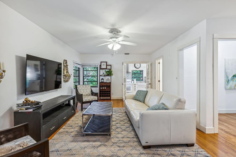 Photo of Livingroom in Riverside Park