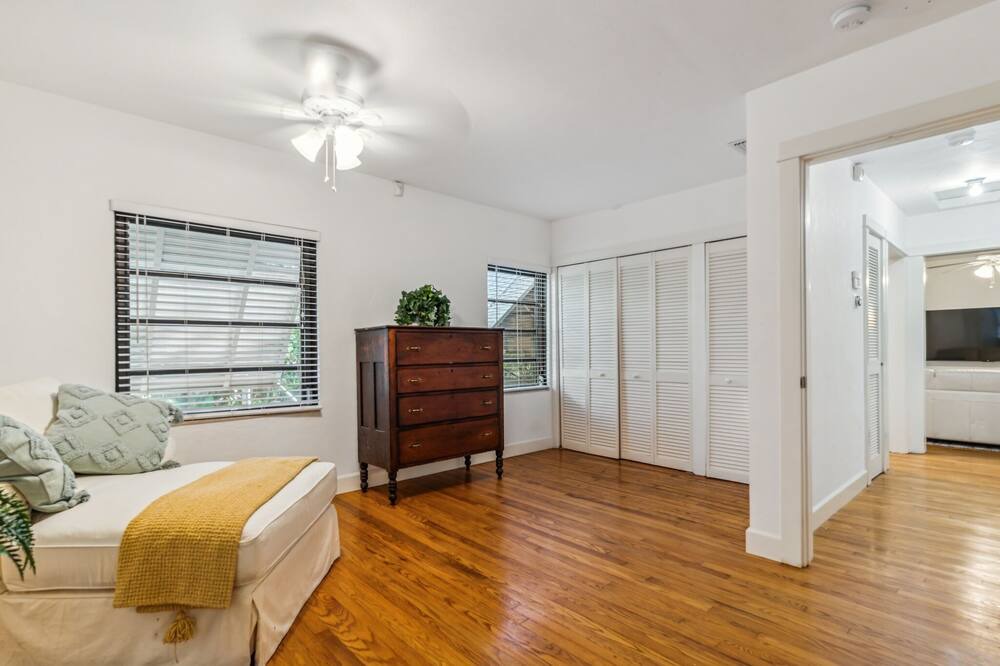 Photo of Bedroom in Riverside Park