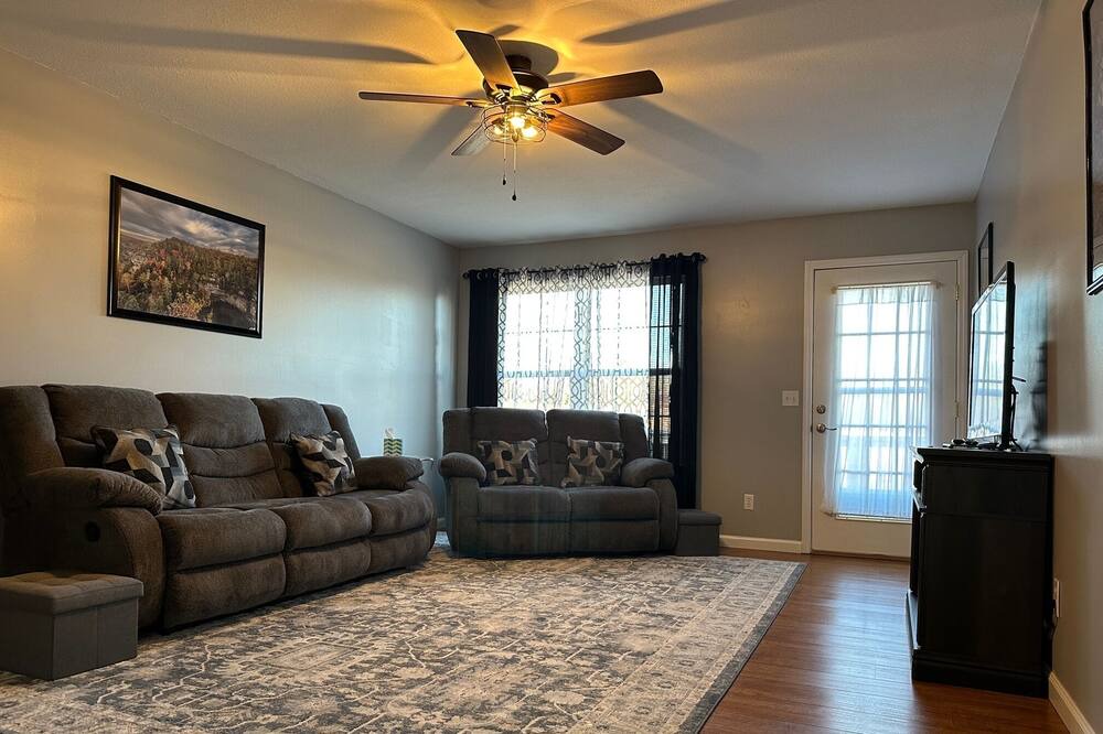 Photo of Livingroom in Athens - Sweetwater