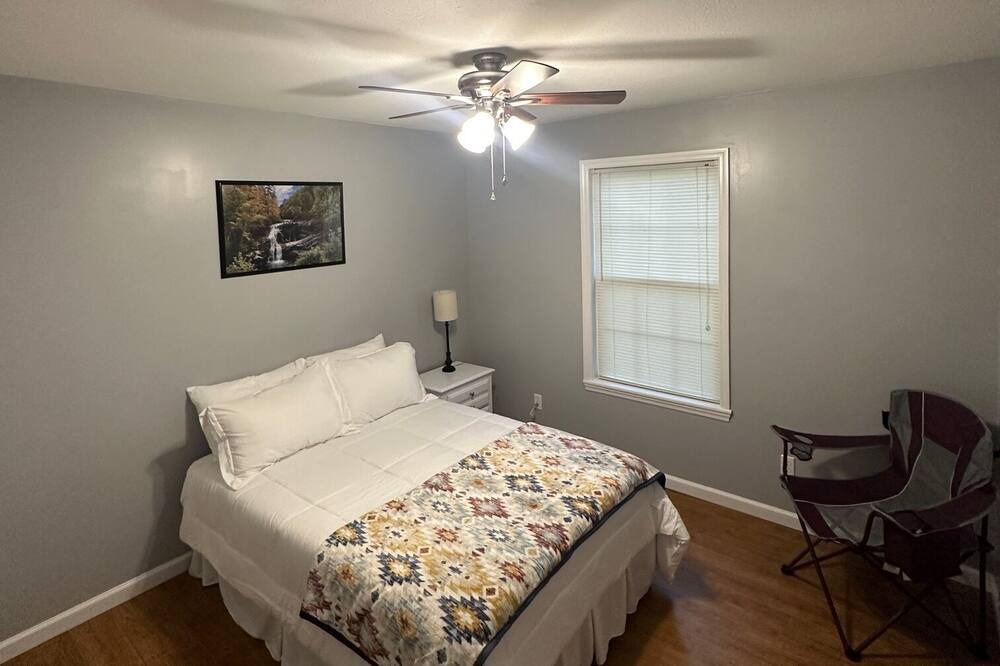 Photo of Bedroom in Athens - Sweetwater