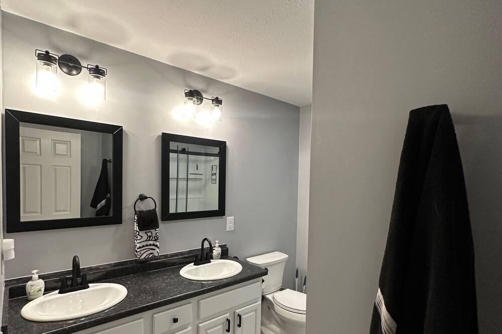 Photo of Bathroom in Athens - Sweetwater