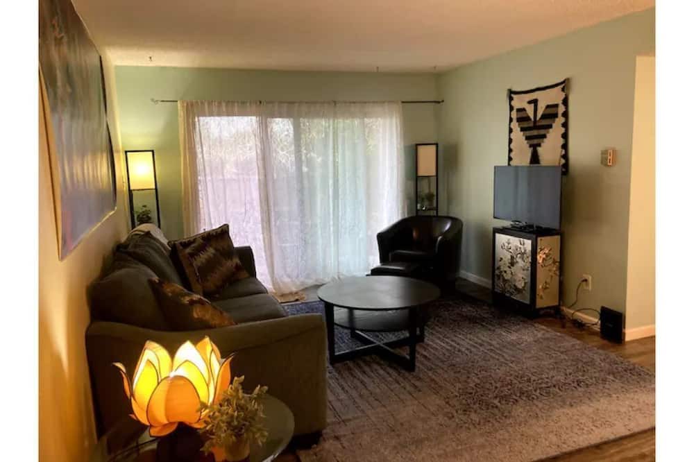 Photo of Livingroom in Gunbarrel