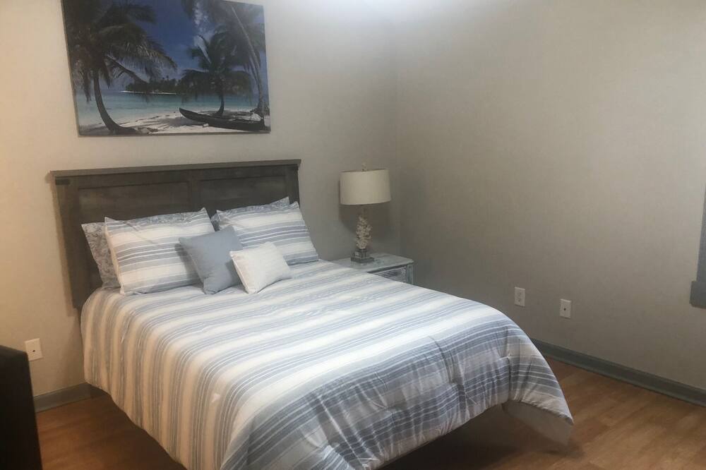 Photo of Bedroom in Golden Mile