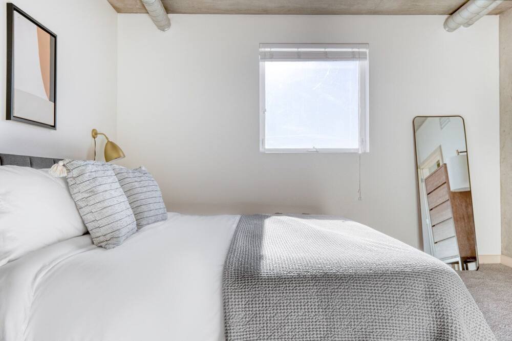 Photo of Bedroom in Ballpark