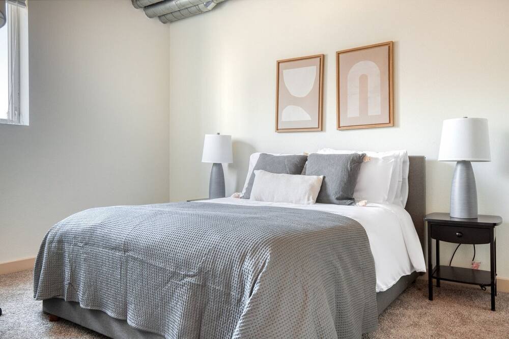 Photo of Bedroom in Ballpark
