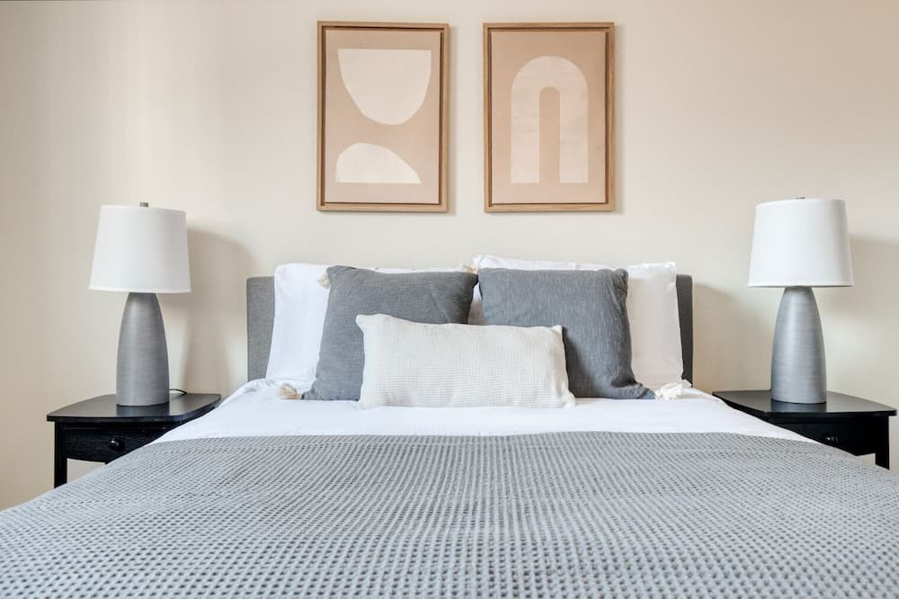 Photo of Bedroom in Ballpark