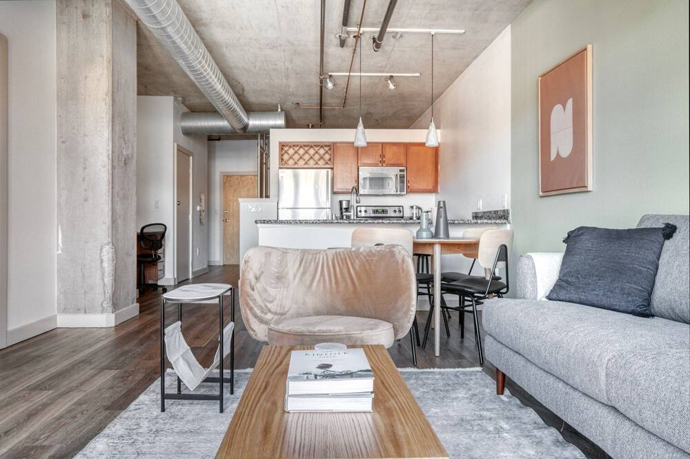 Photo of Livingroom in Ballpark