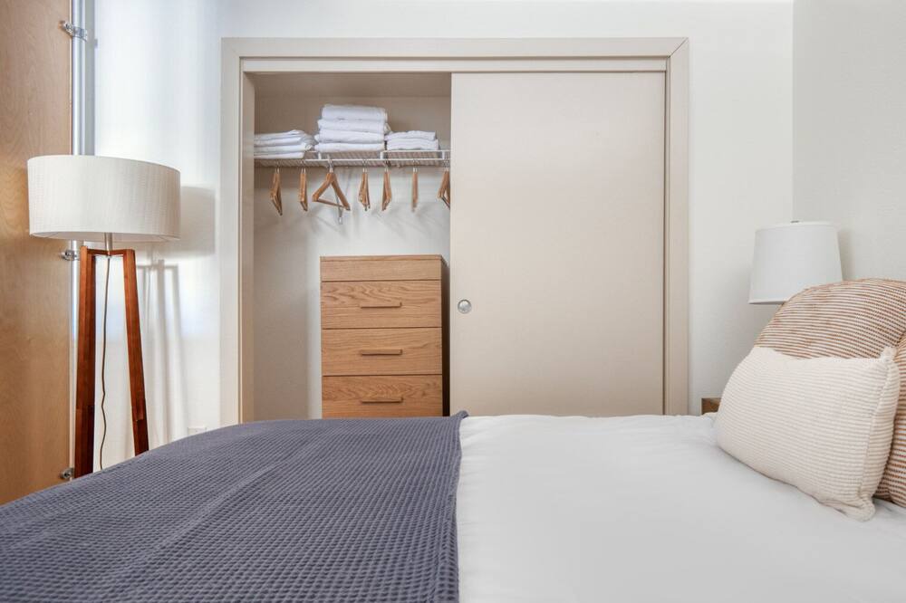 Photo of Bedroom in Ballpark