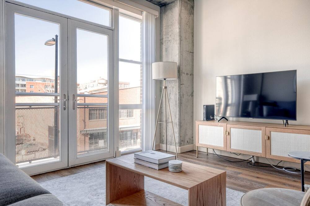 Photo of Livingroom in Ballpark