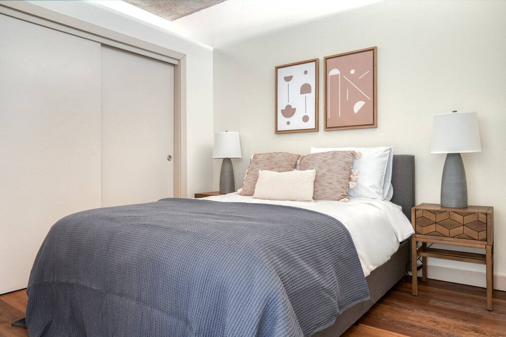 Photo of Bedroom in Ballpark