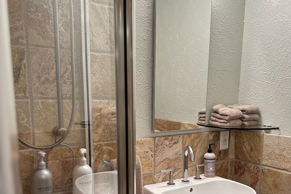Photo of Bathroom in Wonderland Hills