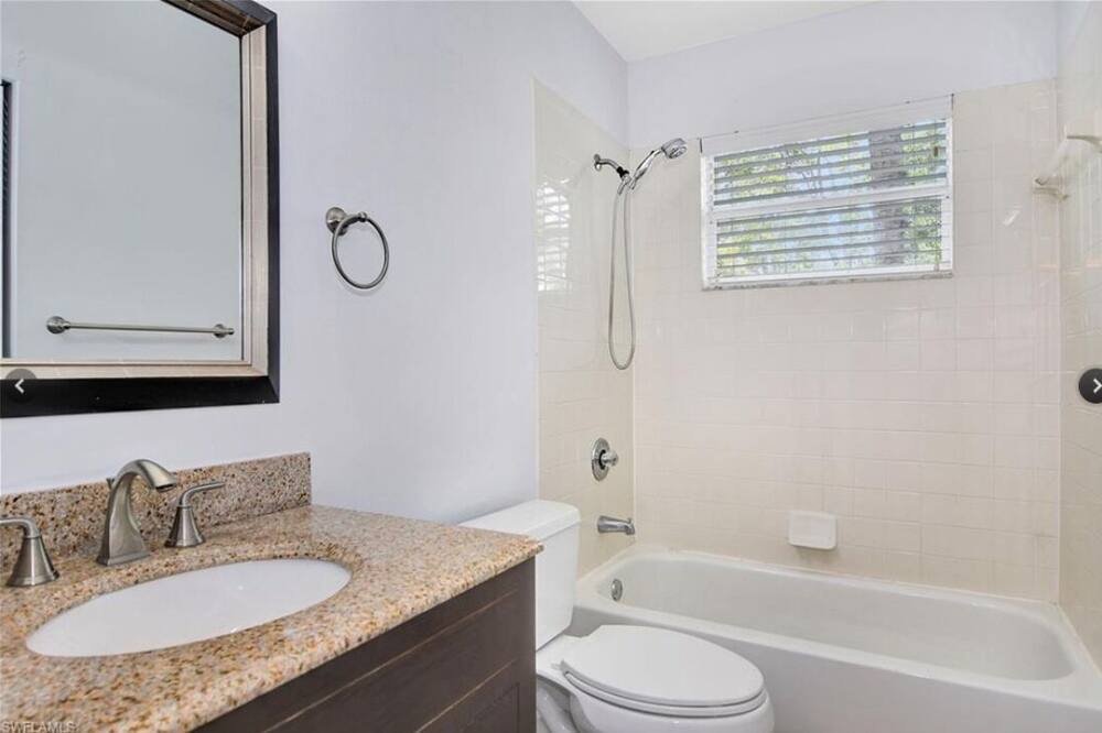 Photo of Bathroom in Kings Lake