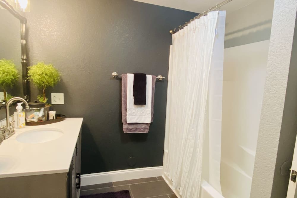 Photo of Bathroom in Martinez Park