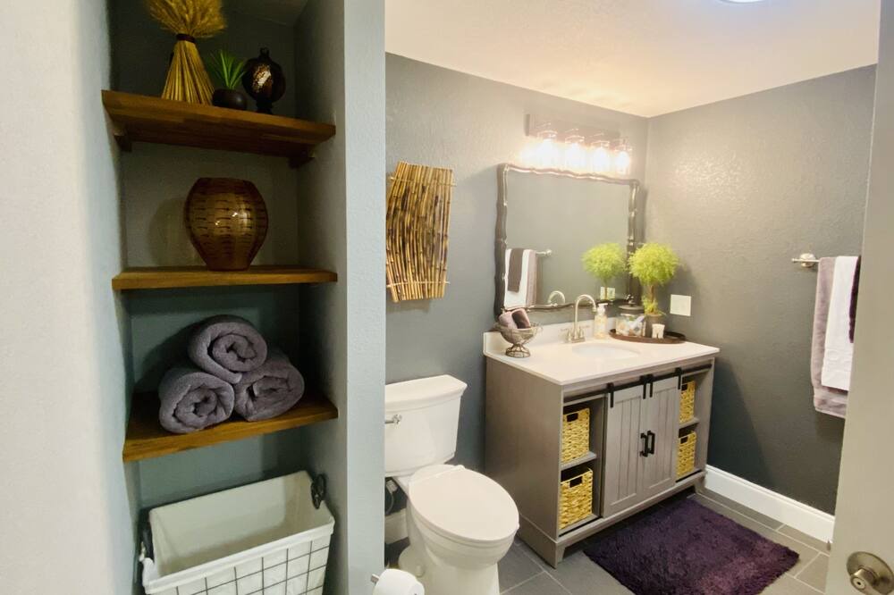 Photo of Bathroom in Martinez Park