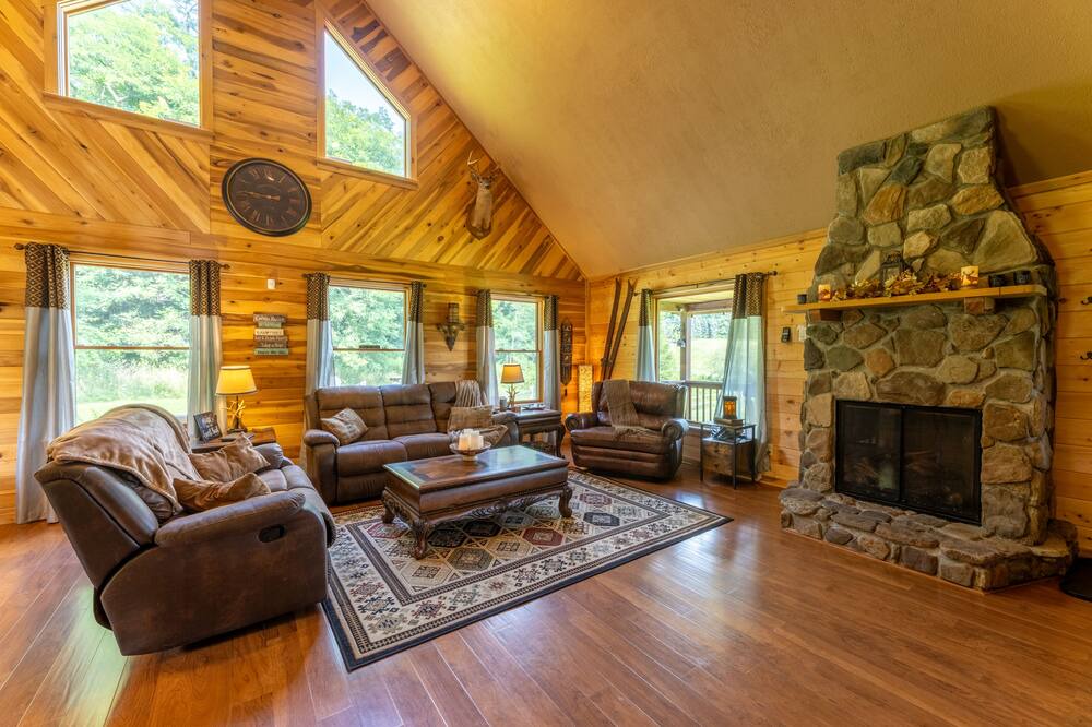 Photo of Livingroom in Mountain Base