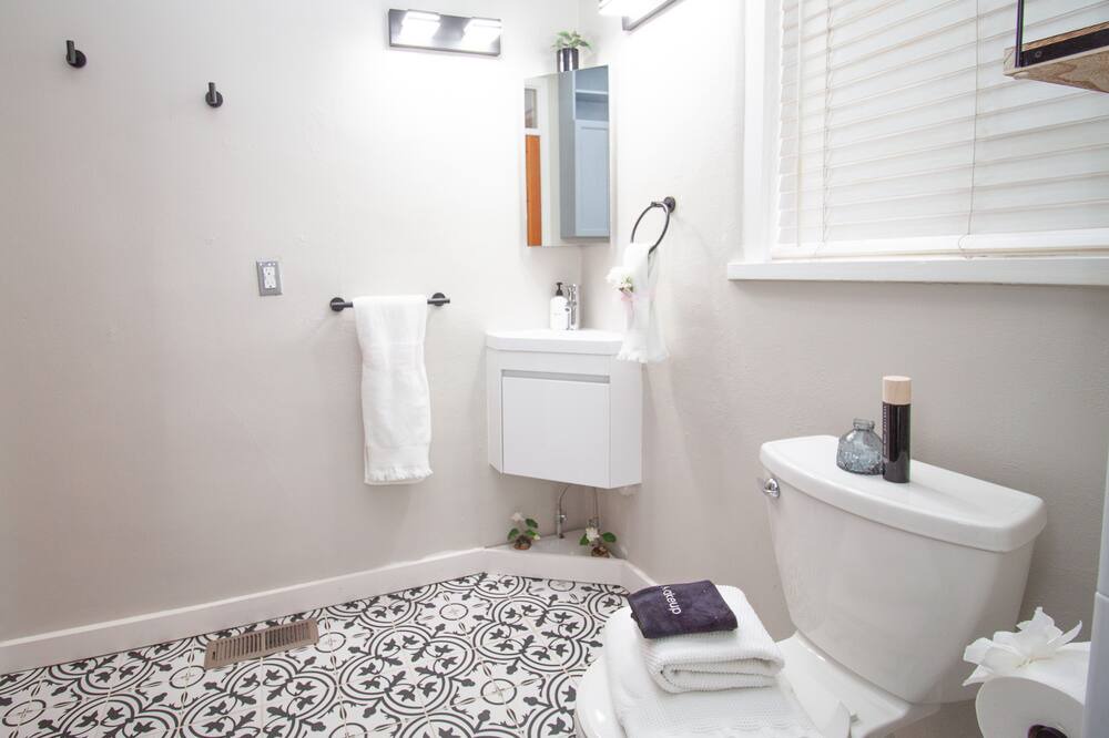Photo of Bathroom in Raynolds Addition