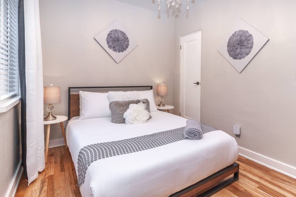 Photo of Bedroom in Raynolds Addition