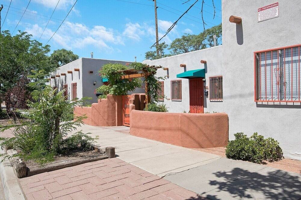 Photo of Outdoor in Raynolds Addition