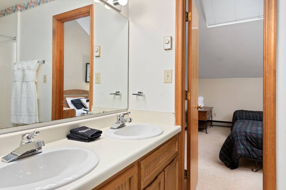 Photo of Bathroom in Pedlars Edge