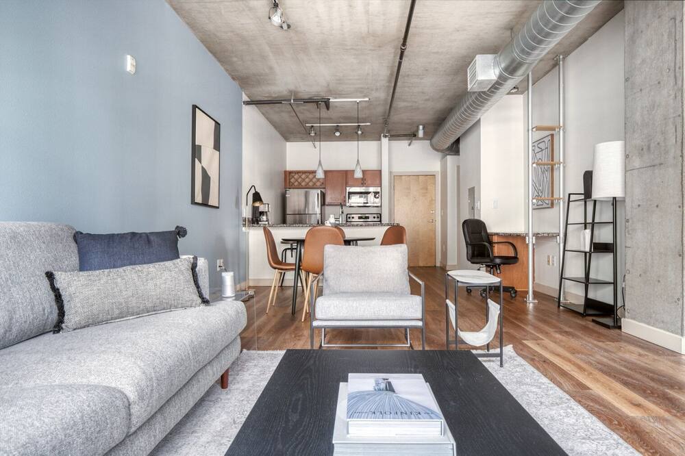 Photo of Livingroom in Ballpark