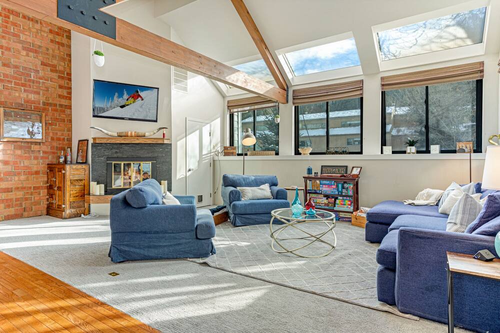 Photo of Livingroom in Eagle-Vail