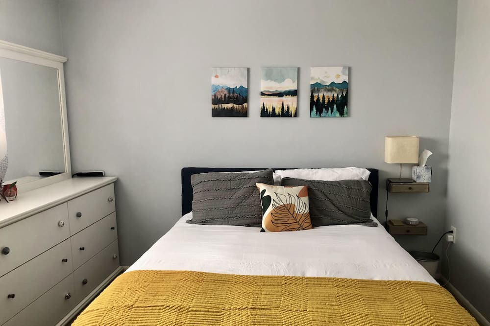 Photo of Bedroom in Arvada Plaza Area