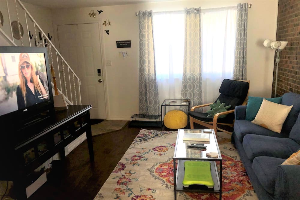 Photo of Livingroom in Arvada Plaza Area