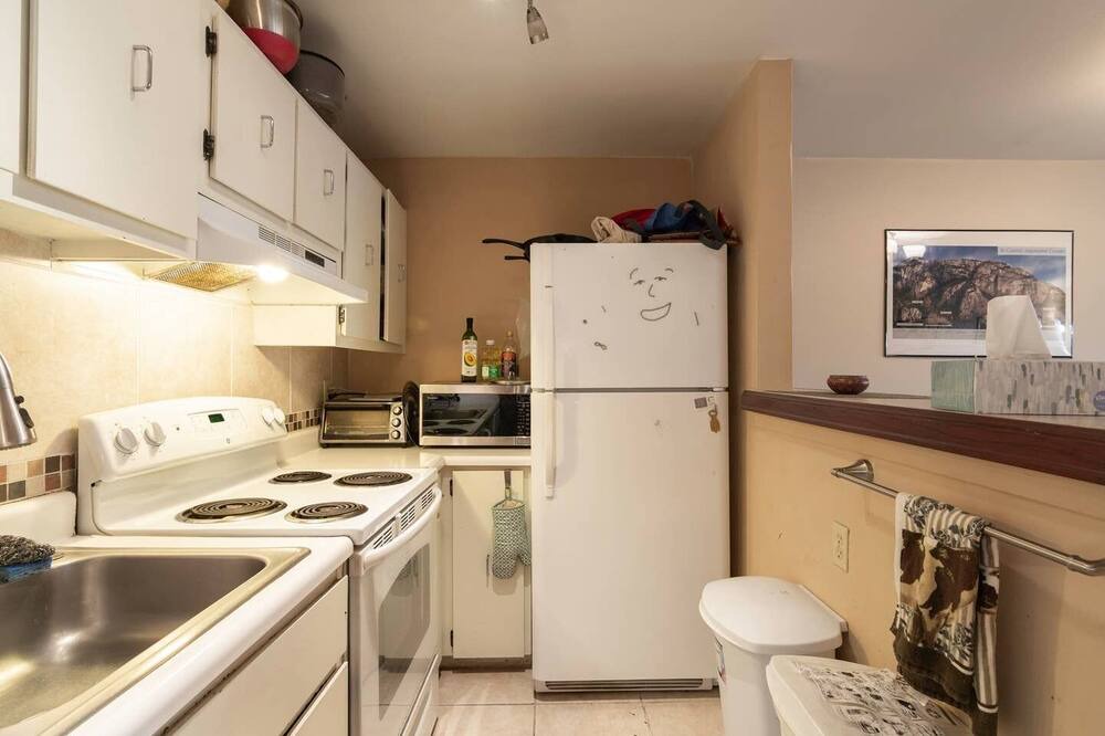 Photo of Kitchen in Glenwood Grove - North Iris