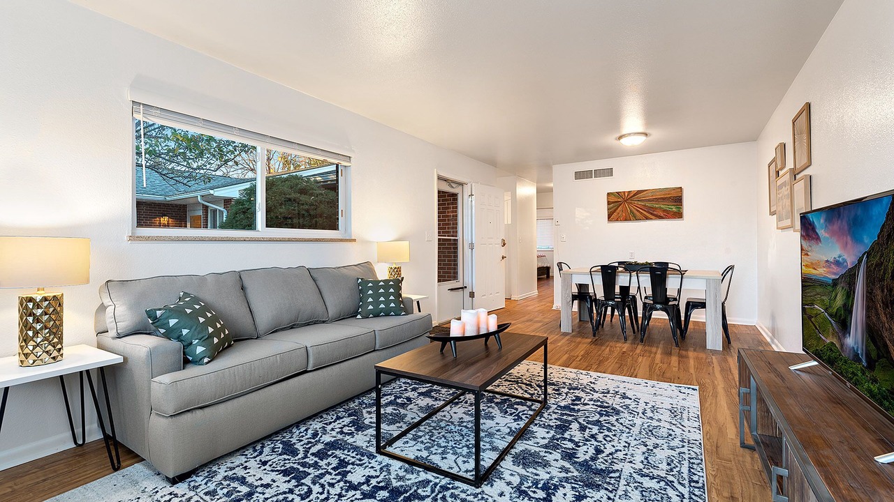 Photo of Livingroom in University Acres